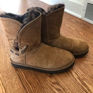 UGG Meadow boots size 7